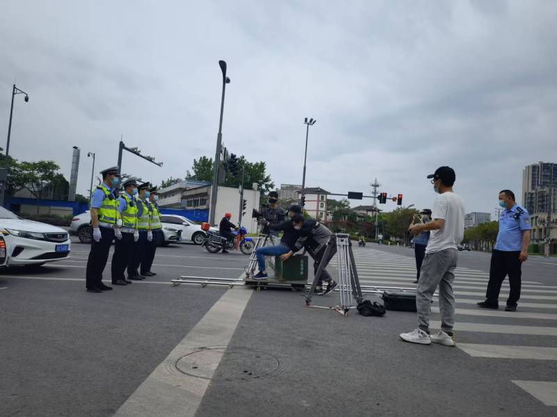 成都宣传片拍摄公司：后期调色大师操刀，赋予影片电影级情绪张力