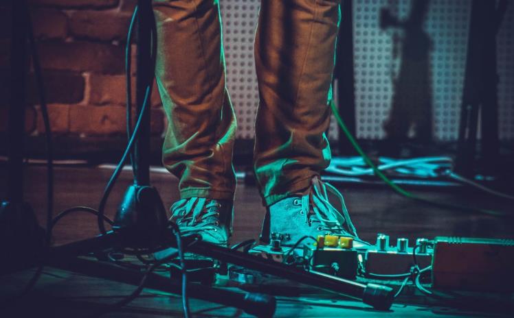 企业宣传片创作指南：精准定位，深度共鸣 —— 探索品牌叙事的艺术